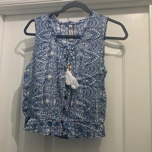 Stylish sleeveless with a elastic band